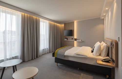 Oberbilk Hotel | Holiday Inn Express Düsseldorf – Hauptbahnhof by IHG