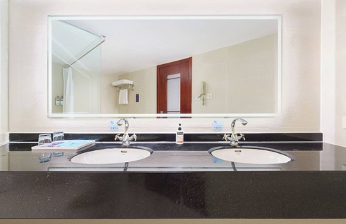 Dalian City Center Hotel | Holiday Inn Express Dalian City Centre by IHG