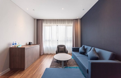 Jinhua Hotel | Holiday Inn Express Dongyang Hengdian by IHG