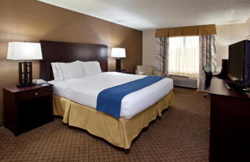 Mercer Hotel | Holiday Inn Express Grove City - Premium Outlet Mall by IHG