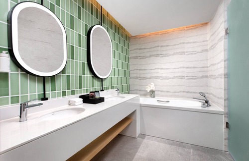 Huaxi Hotel | Holiday Inn Express Guiyang Qingyan by IHG