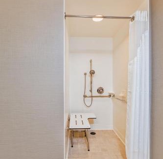 Fisherman's Wharf Hotel | Holiday Inn Express Hotel & Suites Fisherman's Wharf by IHG