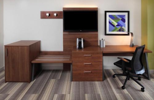 Fisherman's Wharf Hotel | Holiday Inn Express Hotel & Suites Fisherman's Wharf by IHG