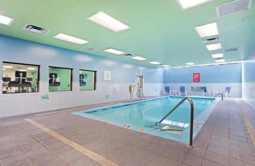 Hauppauge Hotel | Holiday Inn Express Hauppauge-Long Island by IHG