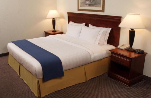 Northside Hotel | Holiday Inn Express Hotel & Suites Jacksonville Airport by IHG