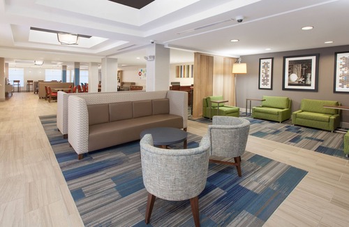 Lake Zurich Hotel | Holiday Inn Express Hotel & Suites, a Lake Zurich-Barrington by IHG