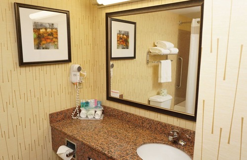 New Milford Hotel | Holiday Inn Express Hotel & Suites Gibson by IHG