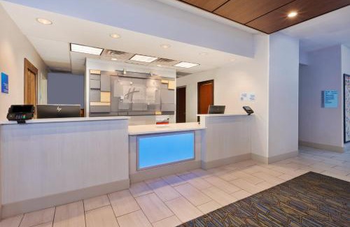 Brecksville Hotel | Holiday Inn Express Hotel & Suites Cleveland-Richfield by IHG