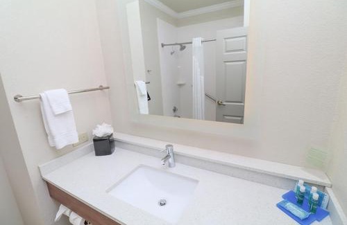 Greenville Hotel | Holiday Inn Express Hotel & Suites Greenville by IHG