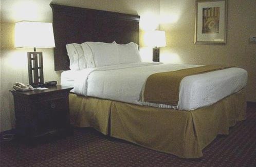 Kingsville Hotel | Holiday Inn Express Hotel and Suites Kingsville by IHG