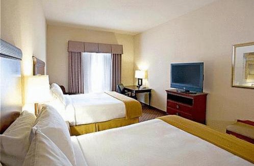 Kingsville Hotel | Holiday Inn Express Hotel and Suites Kingsville by IHG