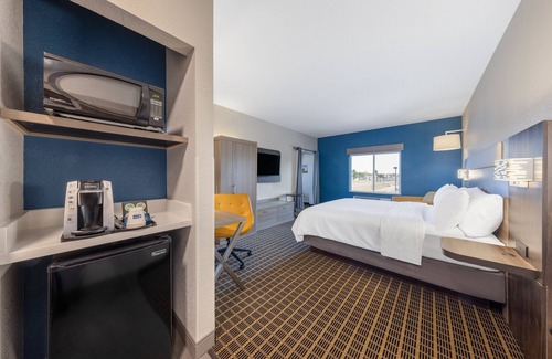 Pittsburg Hotel | Holiday Inn Express Hotel & Suites Pittsburg by IHG
