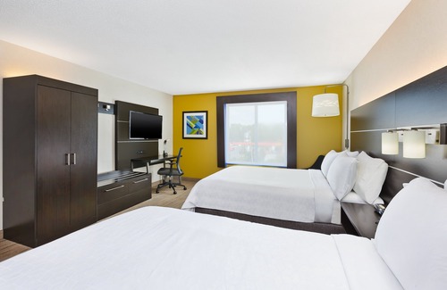 Richfield Hotel | Holiday Inn Express Hotel & Suites Cleveland - Richfield by IHG