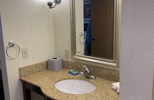 Torrington Hotel | Holiday Inn Express Hotel & Suites Torrington by IHG