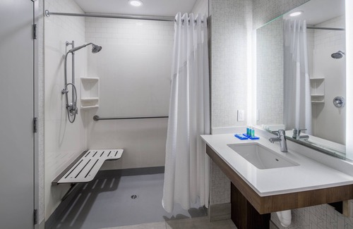 Airdrie Hotel | Holiday Inn Express Hotel & Suites Airdrie-Calgary North by IHG