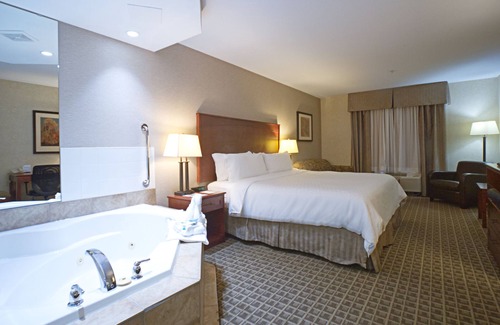 Northeast Edmonton Hotel | Holiday Inn Express Hotel & Suites Edmonton North by IHG