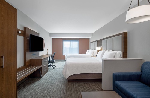 Clinton Hotel | Holiday Inn Express Hotel & Suites Clinton by IHG