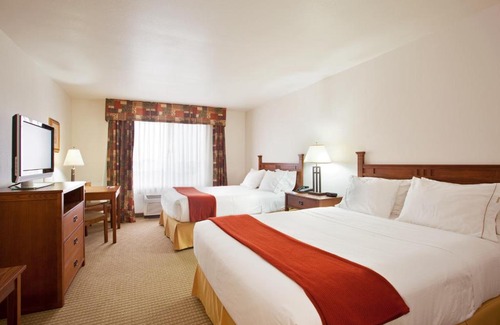 Mattoon Hotel | Holiday Inn Express Hotel & Suites Mattoon by IHG