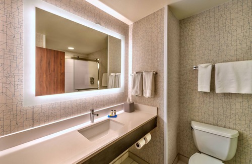 Minden Hotel | Holiday Inn Express Hotel & Suites Minden by IHG
