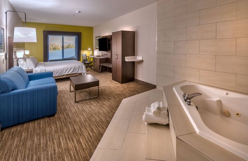 Minden Hotel | Holiday Inn Express Hotel & Suites Minden by IHG