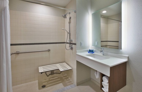 Fishers Hotel | Holiday Inn Express Hotel & Suites Rochester - Victor by IHG