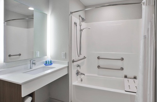 Fishers Hotel | Holiday Inn Express Hotel & Suites Rochester - Victor by IHG