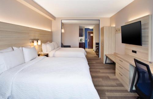 Webster Hotel | Holiday Inn Express Hotel & Suites Rochester Webster by IHG