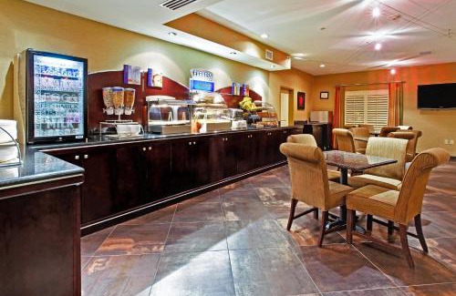 DeSoto Hotel | Holiday Inn Express Hotel & Suites Dallas South - DeSoto by IHG