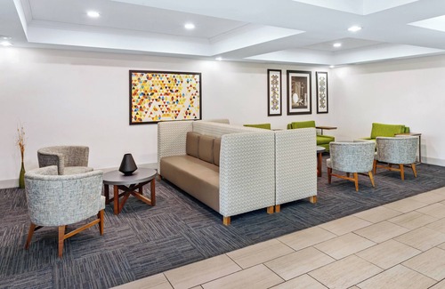 Lansing Hotel | Holiday Inn Express Hotel & Suites Chicago South Lansing by IHG