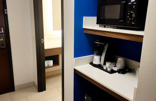 Lansing Hotel | Holiday Inn Express Hotel & Suites Chicago South Lansing by IHG