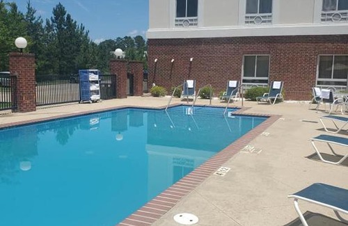 Lucedale Hotel | Holiday Inn Express Hotel & Suites Lucedale by IHG