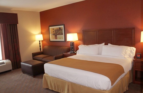 Paducah Hotel | Holiday Inn Express Hotel & Suites Paducah West by IHG