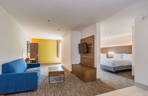 Swansea Hotel | Holiday Inn Express Hotel & Suites Swansea by IHG