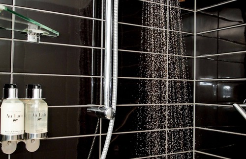 George Green Hotel | Holiday Inn Express London Heathrow T5 by IHG
