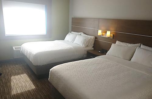 Delmont Hotel | Holiday Inn Express Murrysville - Delmont by IHG
