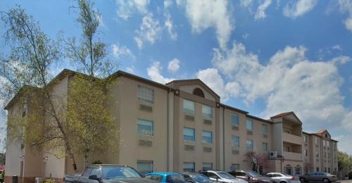Delmont Hotel | Holiday Inn Express Murrysville - Delmont by IHG