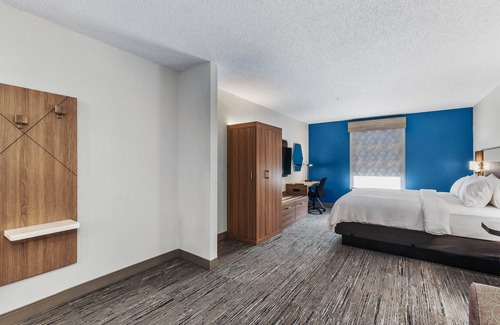 New Albany Hotel | Holiday Inn Express New Albany by IHG