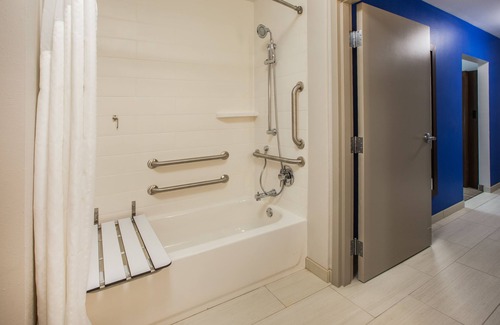 Bridgeville Hotel | Holiday Inn Express Pittsburgh-Bridgeville by IHG