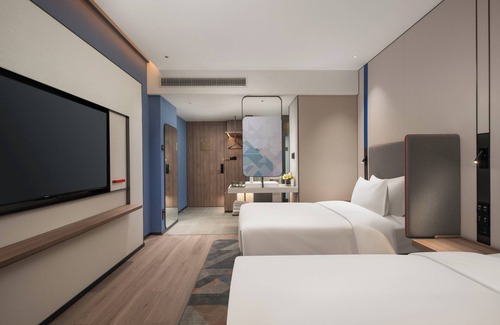 Qingdao City Center Hotel | Holiday Inn Express Qingdao City Balcony by IHG