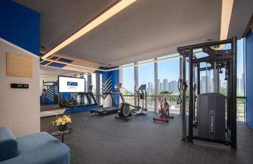 West Coast Hotel | Holiday Inn Express Qingdao City Balcony by IHG