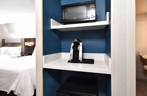 Innsbrook Hotel | Holiday Inn Express Richmond I-64 Short Pump Area by IHG