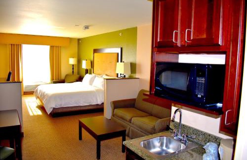 East Syracuse Hotel | Holiday Inn Express & Suites Dewitt - Syracuse by IHG