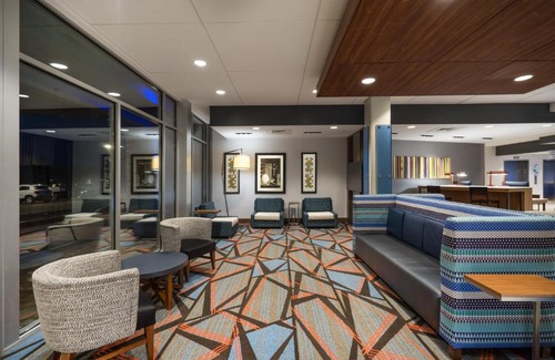 Simpsonville Hotel | Holiday Inn Express & Suites Greenville SE - Simpsonville by IHG