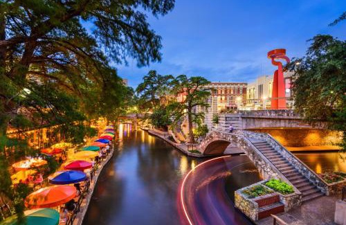 Main - Military Plaza Hotel | Holiday Inn Express San Antonio North Riverwalk Area by IHG
