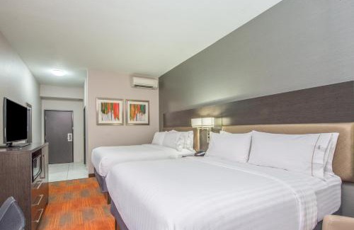 Shawnee Hotel | Holiday Inn Express Shawnee by IHG