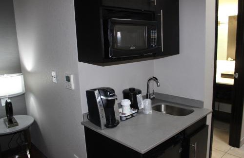 Shawnee Hotel | Holiday Inn Express Shawnee by IHG