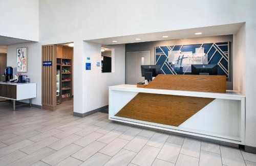Tyrone Hotel | Holiday Inn Express Silver City by IHG