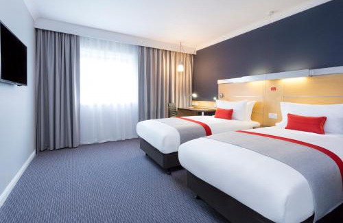 West End Hotel | Holiday Inn Express Southampton - M27, J7 by IHG