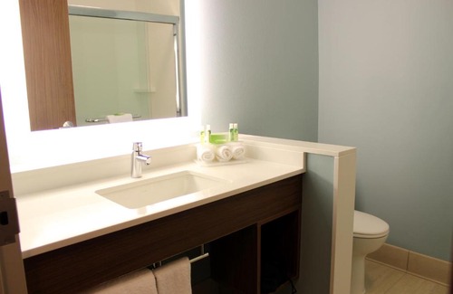 Spencer Hotel | Holiday Inn Express Spencer by IHG