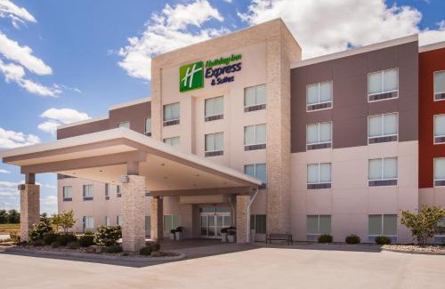 Litchfield Hotel | Holiday Inn Express & Suites Litchfield by IHG